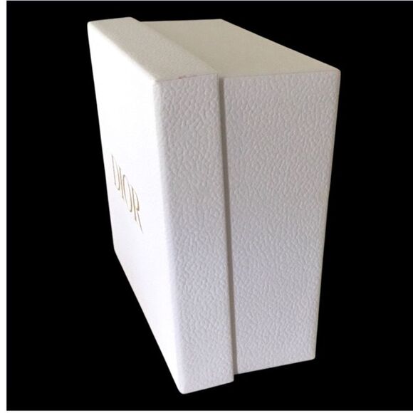 DIOR WHITE AND GOLD LETTERS. - Picture 2 of 4